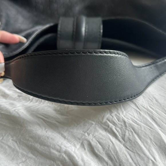Gucci GG Signature Ladies Hobo - Picture 10 of 12